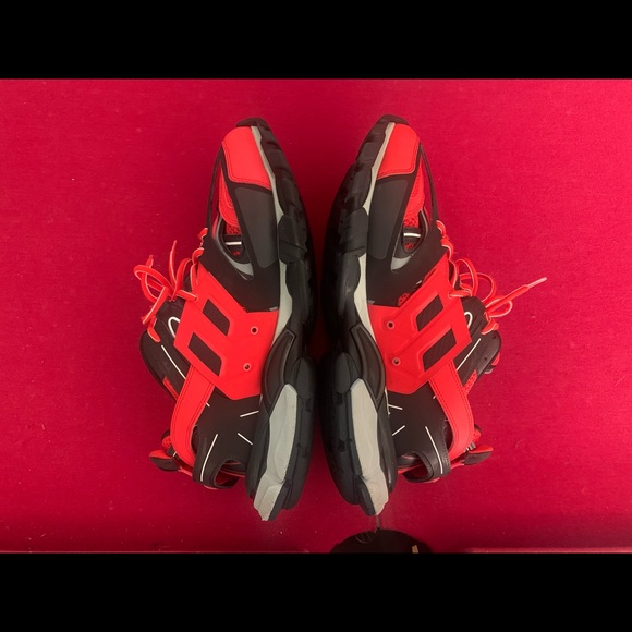 Balenciaga‘s track Sneaker - Picture 5 of 9